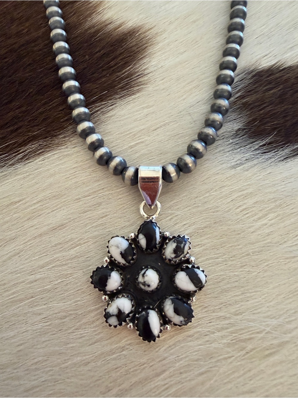 ❤️ Deep Contrast White Buffalo Cluster Sterling Silver Pendant 1.50”L Unisex - Picture 15 of 15